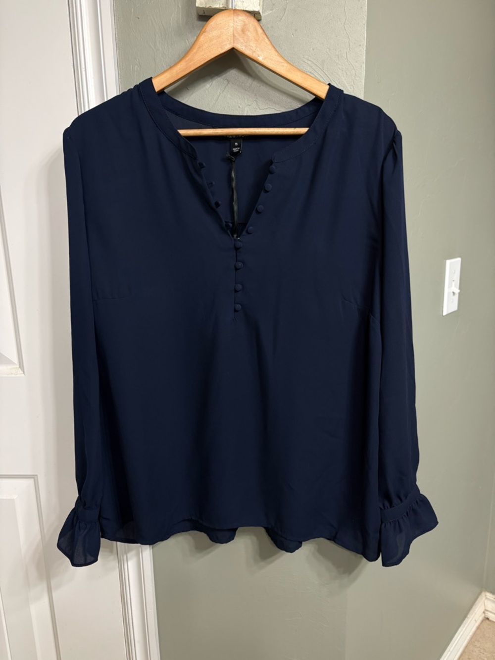41 Hawthorn Dark Navy Button-Front Ruffle Cuff Blouse